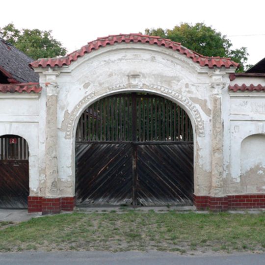Brána usedlosti čp. 2