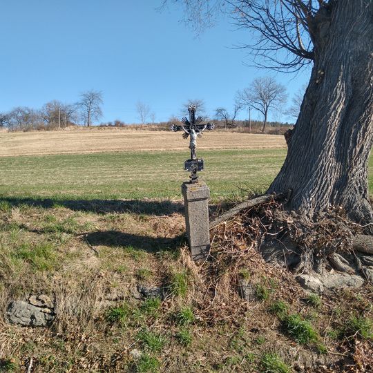 Kříž západně od Pasek