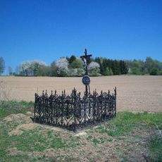 Kříž Horní Hořice nad silnicí I/19