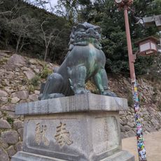 Statue