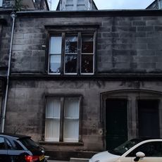 6 Queen's Gardens, St Andrews