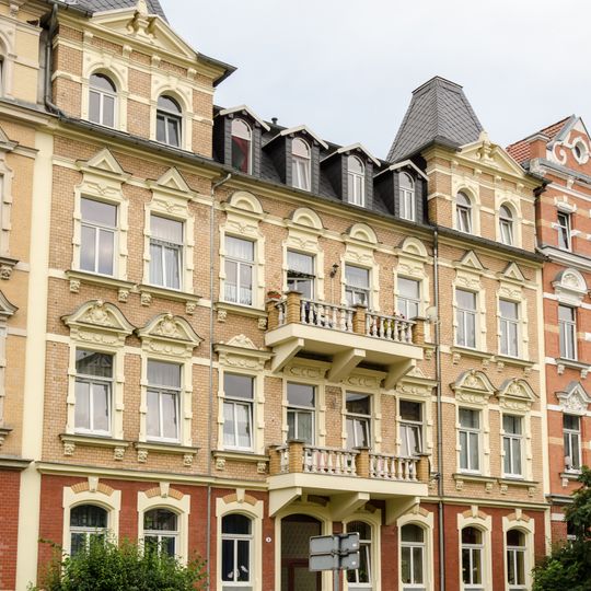 Mietshaus in geschlossener Bebauung Straße des Friedens 8