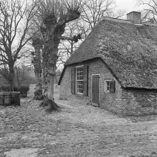 Zgn. Knispenhuussien