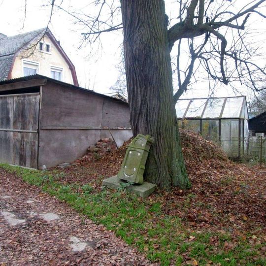 Kříž v Budeči u zatáčky