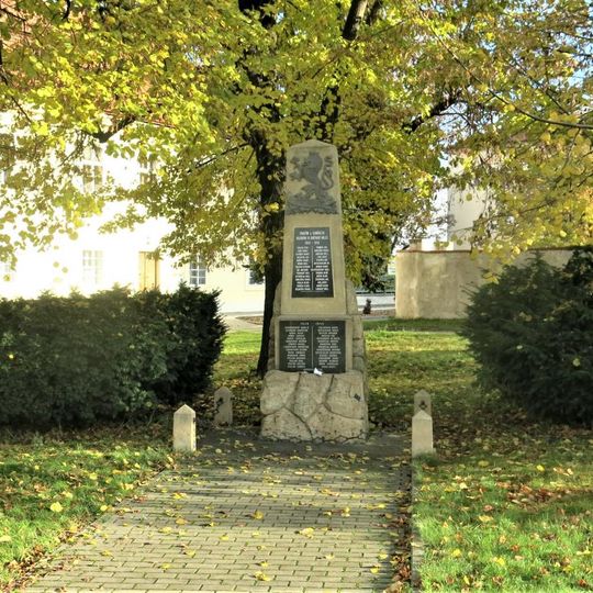 Pomník padlým na Mírovém náměstí v Líbeznicích