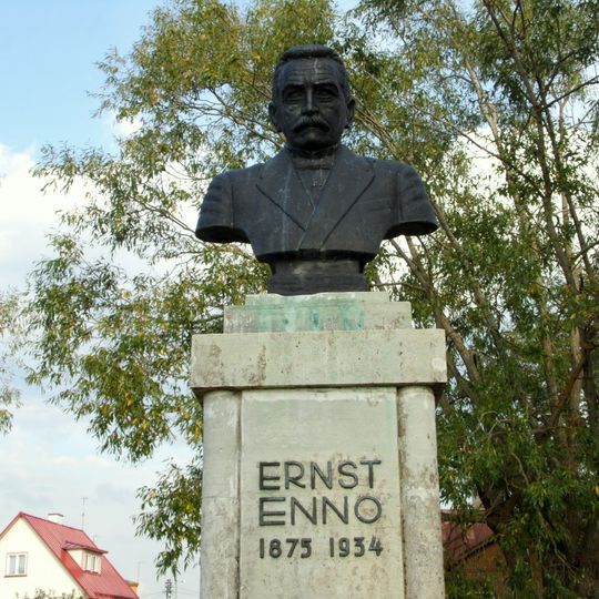 Ernst Enno monument
