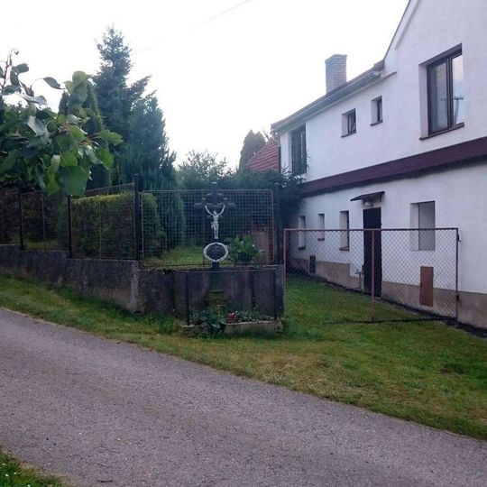 Kříž ve Skopytcích u rozcestí