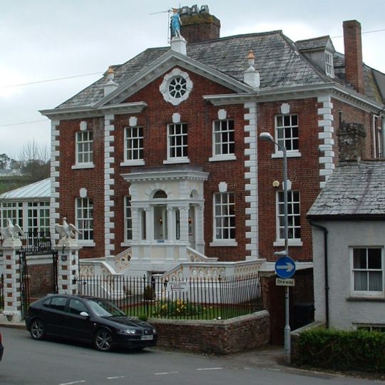 Eagle House Hotel