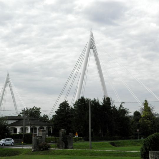 Cable-stayed bridge over the Adige river