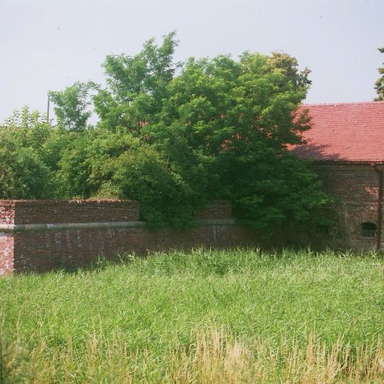 Holíčsky kaštieľ s areálom, kurtína východná