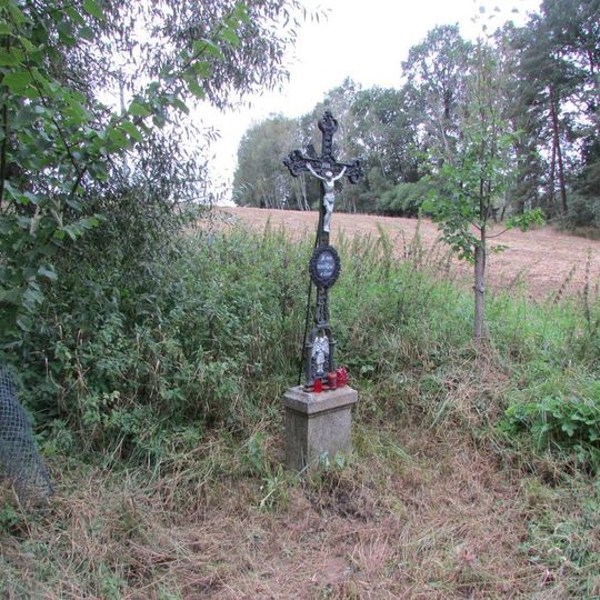 Kříž u zemědělských staveb ve Svépravicích