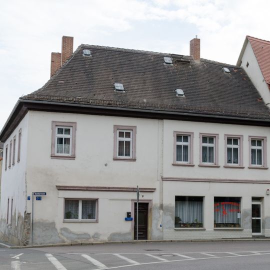 Domherrenstraße 8 ‎