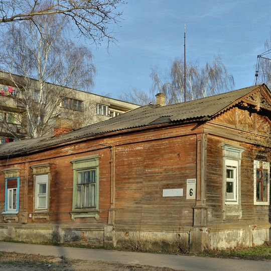 Дом жилой для служащих