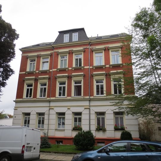Mietshaus in offener Bebauung Straßburger Straße 15