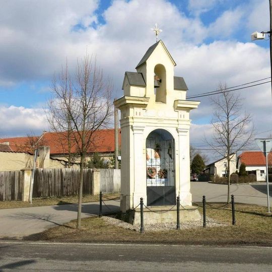 Kaplička na rozcestí ve Velkém Borku