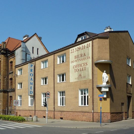 Dom opieki, d. Dom Pracy im. Mańkowskich z kaplicą Matki Boskiej z Lourdes, wraz z posesją i otaczającym murem wzdłuż ul. Szwedzkiej i Równej