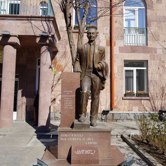 Karlen Yesayan's Statue
