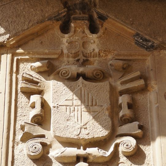 Escut a la façana de l'Ajuntament Vell de Flix