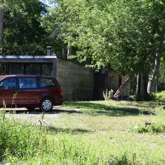 100 Lucerne Boulevard