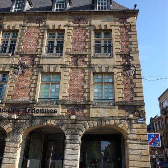 Immeuble, 26 place Ducale