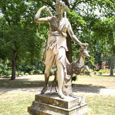 Statue