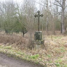 Kříž u cesty na jihozápadním okraji Velvar