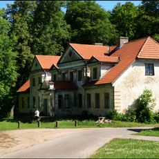 Popes muižas apbūve