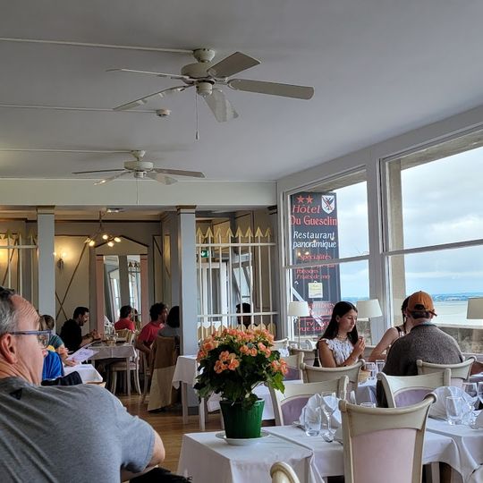 Hôtel - Restaurant Du Guesclin
