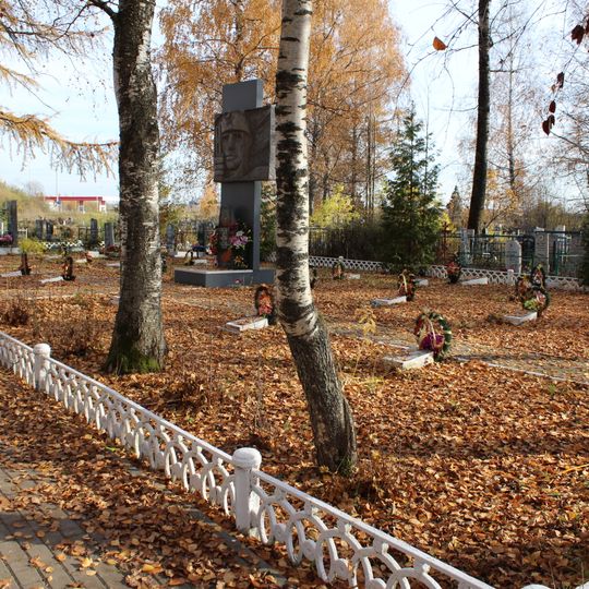 Воинское кладбище, на котором захоронено 28 советских воинов, умерших от ран в госпитале в годы Великой Отечественной войны