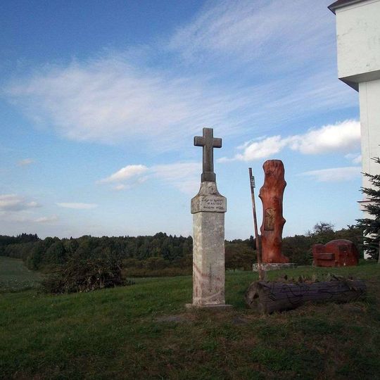 Kříž západně od Týniště