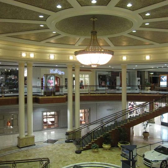 Phipps Plaza