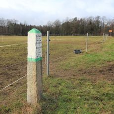 Wegestein Lomske 9 (gegenüber)