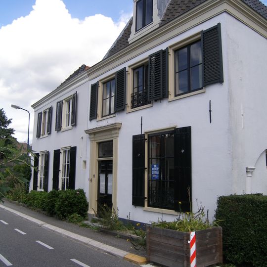 Woonhuis bestaand uit 2 woningen