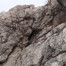Margitliget szirttetői Cave