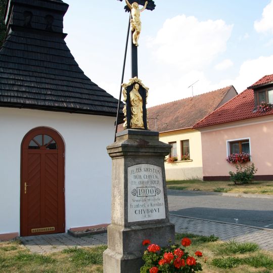 Kříž u kaple sv. Máří Magdaleny v Čikově