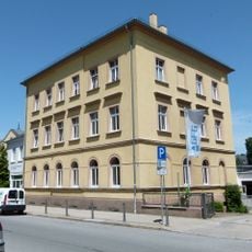 Wohnhaus in offener Bebauung Bahnhofstraße 19