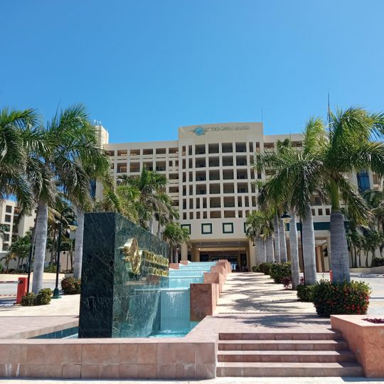 The Royal Sands
