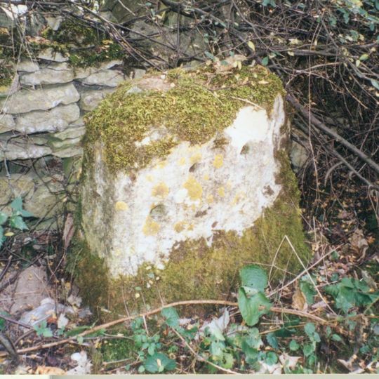 Milestone, London Road; Southcomb. 150m N of New Chalford Farm