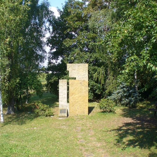 Pomník na místě zrušeného hřbitova v Předlicích