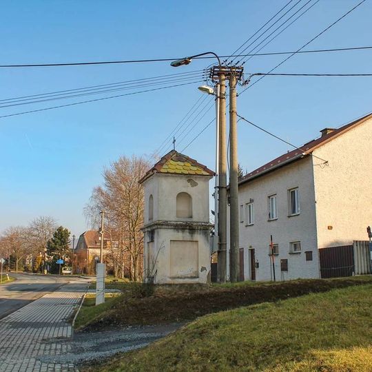 Boží muka v Dlouhé Loučce na ulici Uničovská