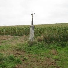 Kříž na okraji pole jižně od Tlumačova