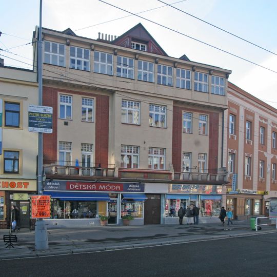 Dům U Tří luceren