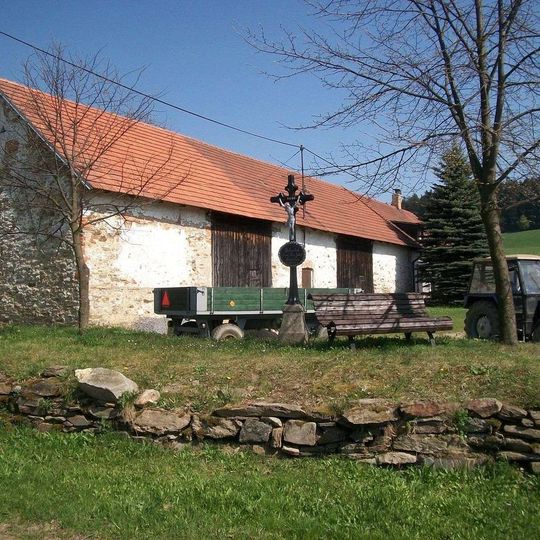 Kříž v Radvanově u rozcestí