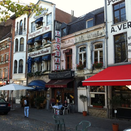 Ensemble de deux maisons traditionnelles
