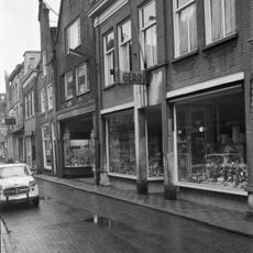 Pand onder oude kap tegen achtertopgevel