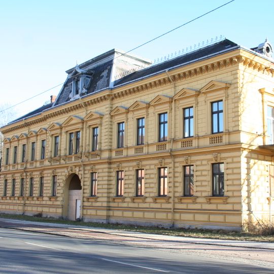 Haus Löwenfeld & Hofmann samt zwei Nebengebäuden