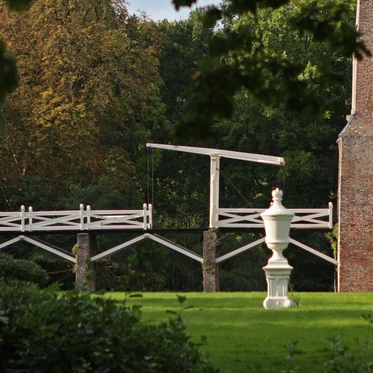 Heukelum: ophaalbrug