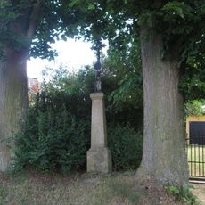 Kříž v Srbech u cesty na Bělou