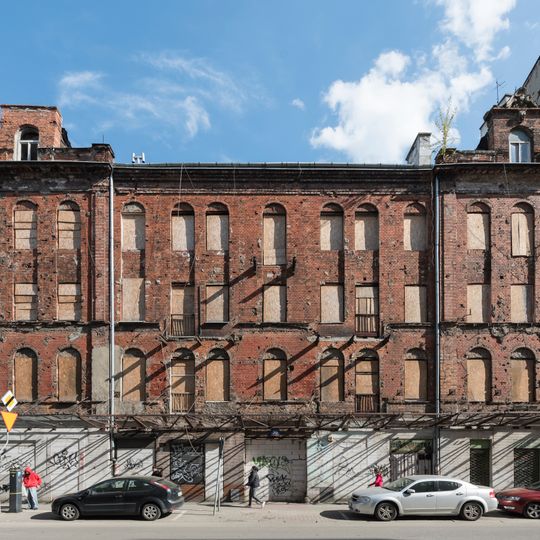 Kamienica przy ulicy Okrzei 30