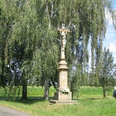 Pamětní kříž na severním okraji Olšan u silnice na Třebčín